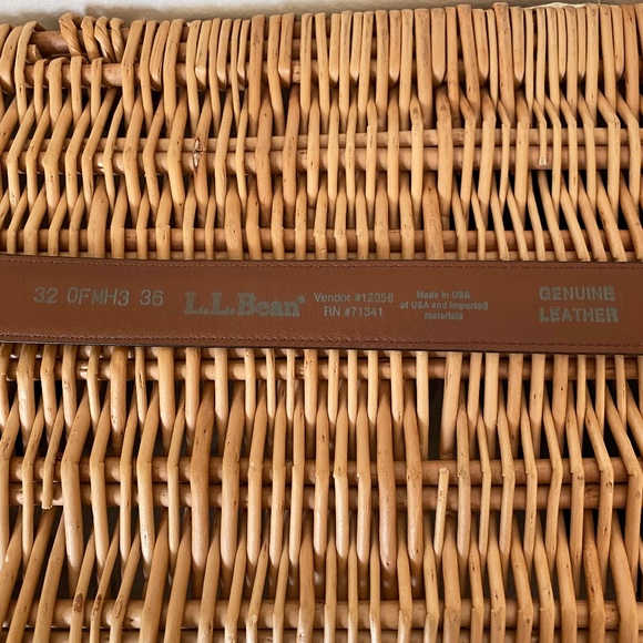 L.L. Bean Men's Genuine Leather Brown Belt Size 32 - Picture 4 of 9